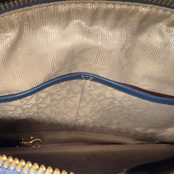 Blue Michael Kors Shoulder Bag - Picture 14 of 15